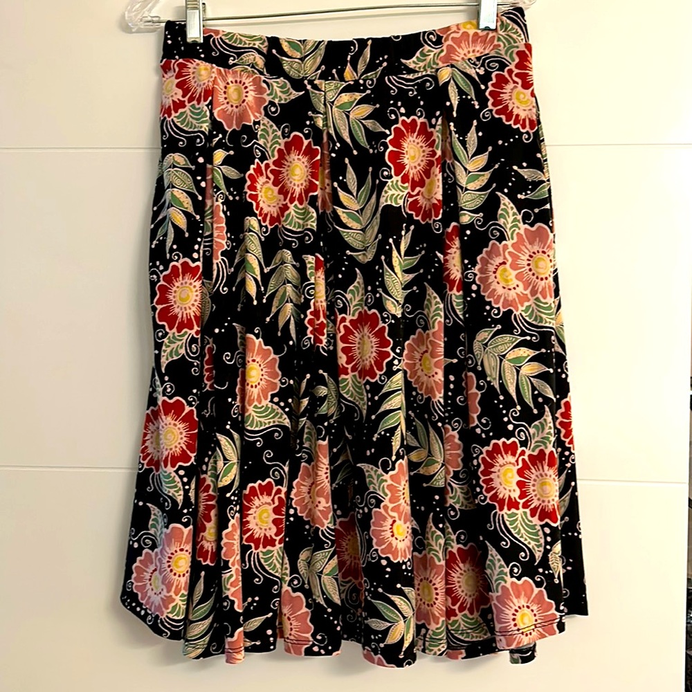 Lularoe Madison Skirt Size Medium -Floral Pattern - Picture 1 of 4
